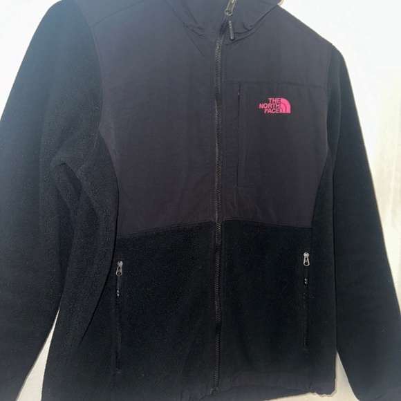 The North Face Black Breast Cancer Awareness Denali Fleece Jacket Size S… - Picture 8 of 16